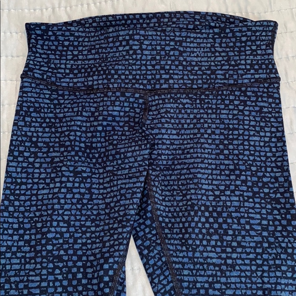 Lululemon leggings- Wunder Under style